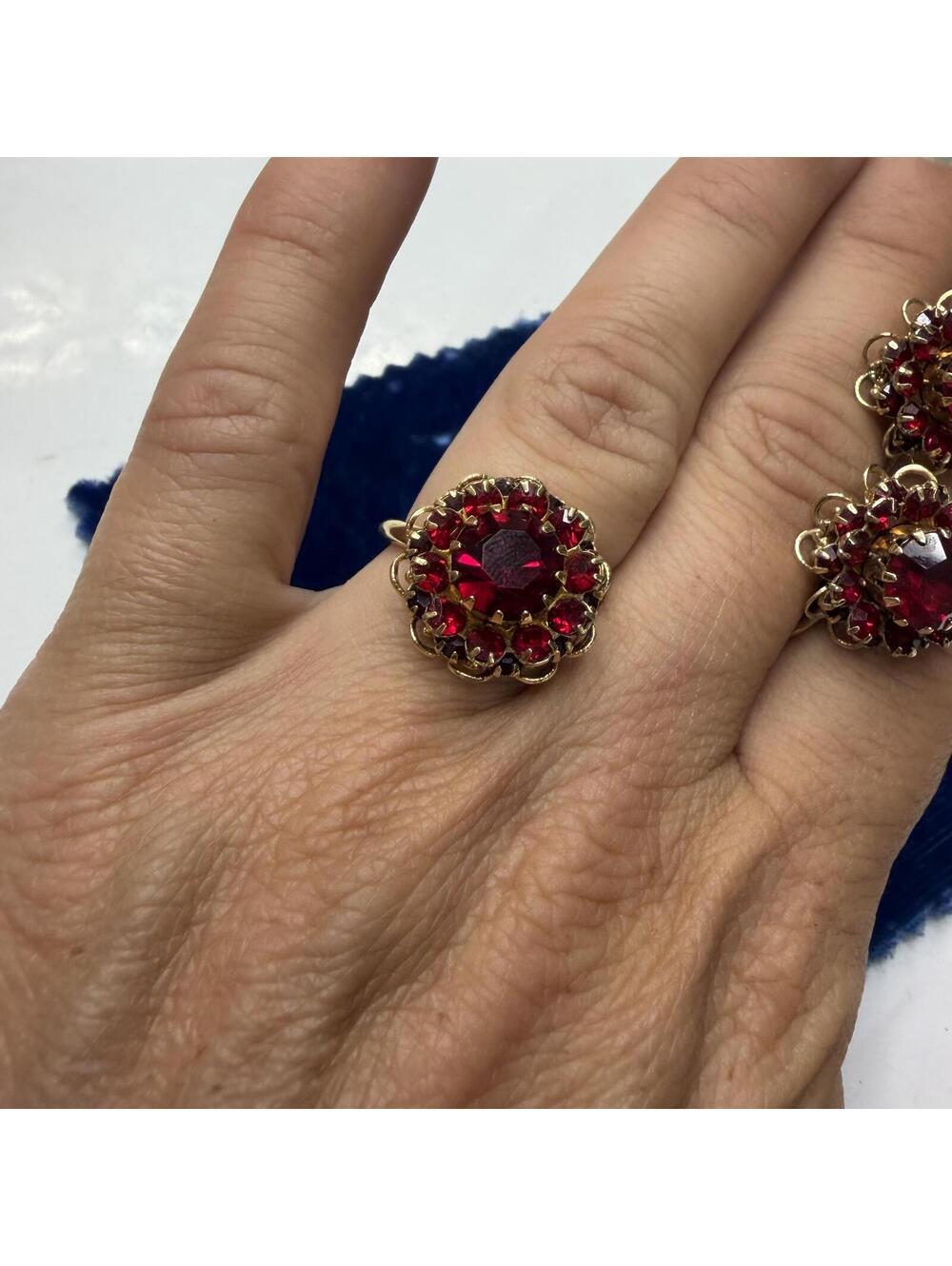 Sara Coventry 1960s red rhinestone adjustable ring and clip earrings Vintage - Picture 4 of 7